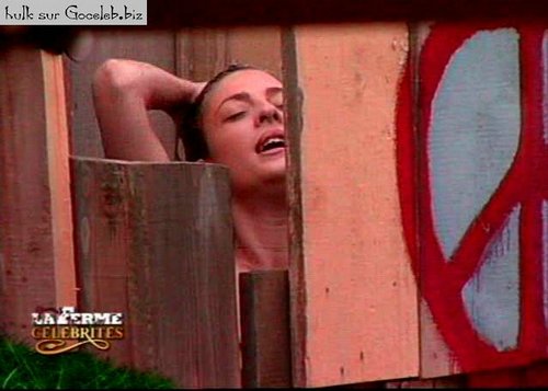 Eve Angeli (La ferme celebrites) teton2.jpg